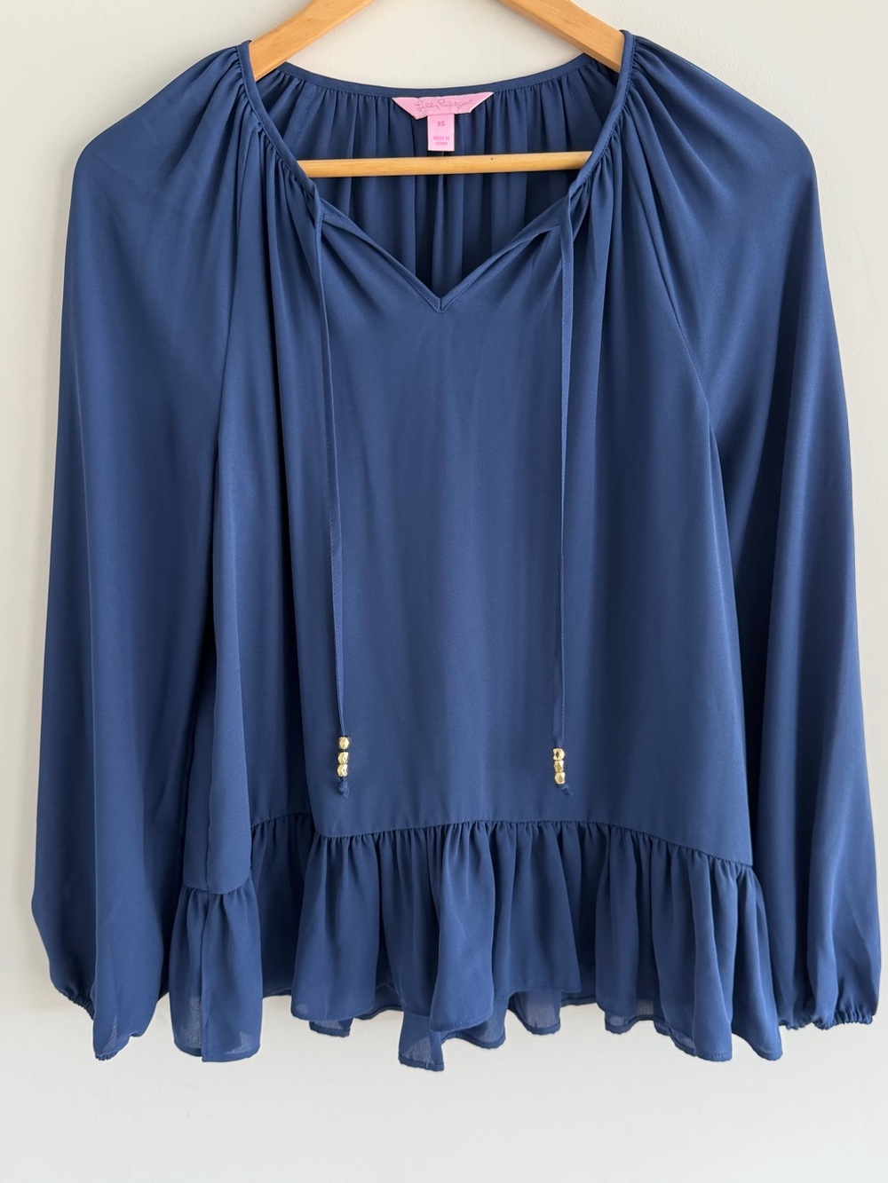 Lilly Pulitzer Womens XS Blue Ruffle Hem Peasant Blouse Long Sleeve Tie Neck